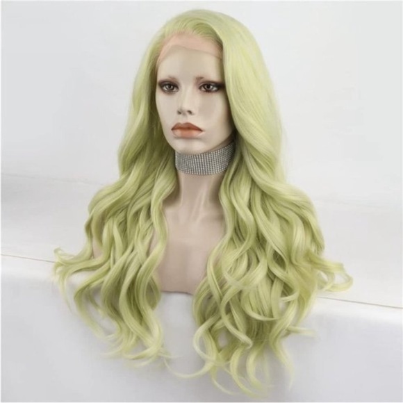 22” Light Green Wavy Lace Wig NEW
